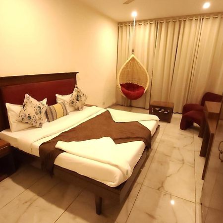 Hotel Vrs Inns Chandīgarh Dış mekan fotoğraf
