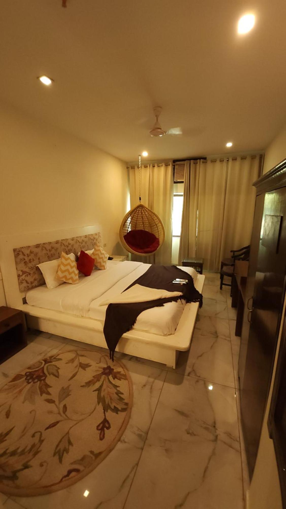 Hotel Vrs Inns Chandīgarh Dış mekan fotoğraf