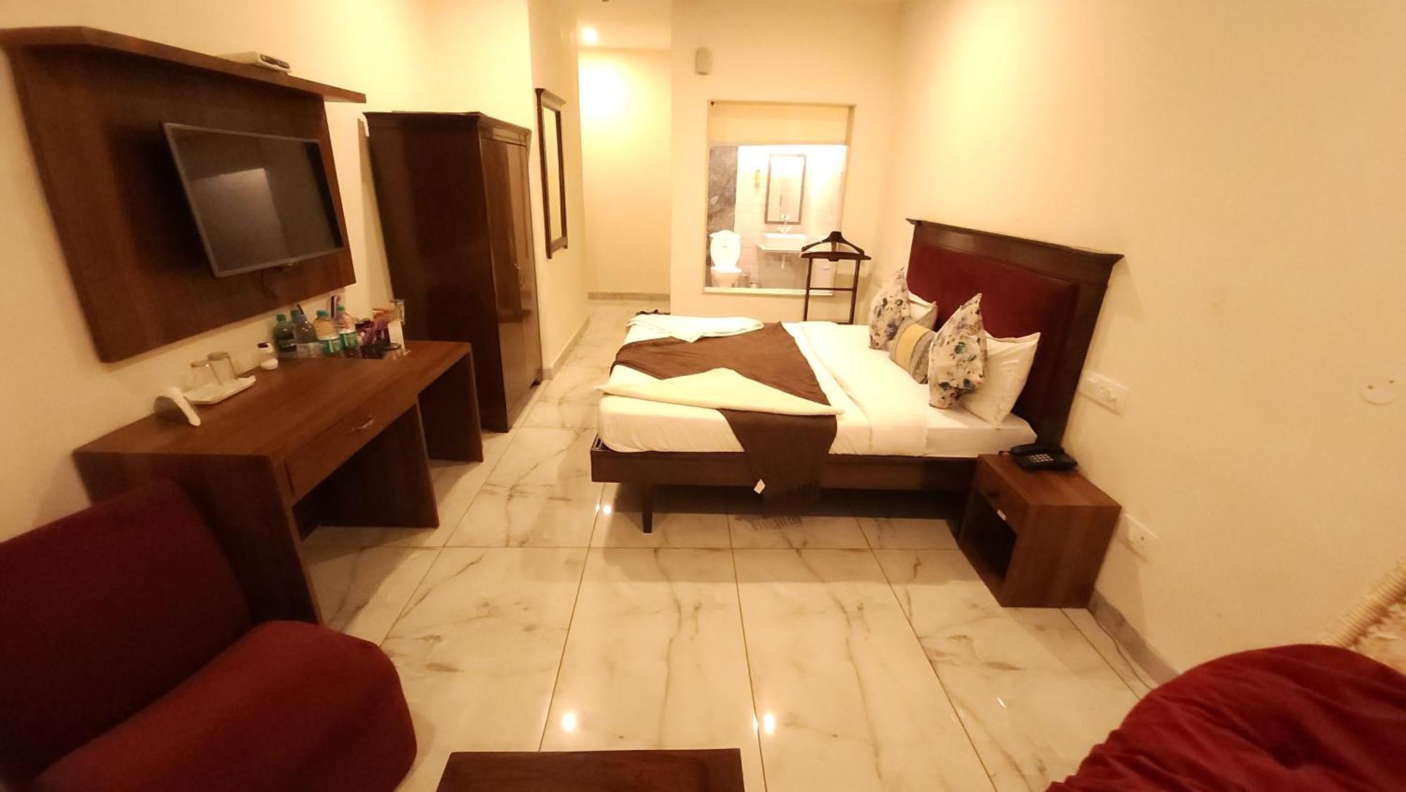 Hotel Vrs Inns Chandīgarh Dış mekan fotoğraf