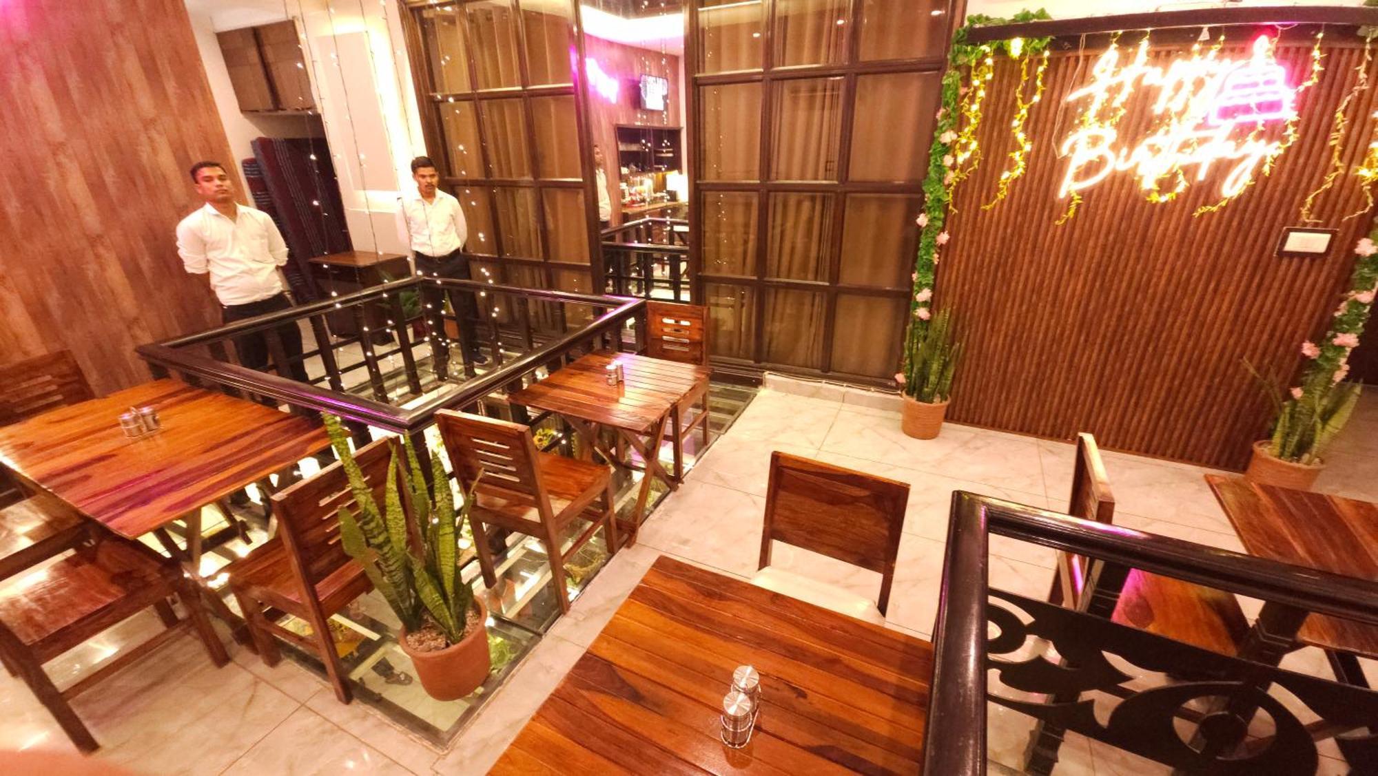 Hotel Vrs Inns Chandīgarh Dış mekan fotoğraf