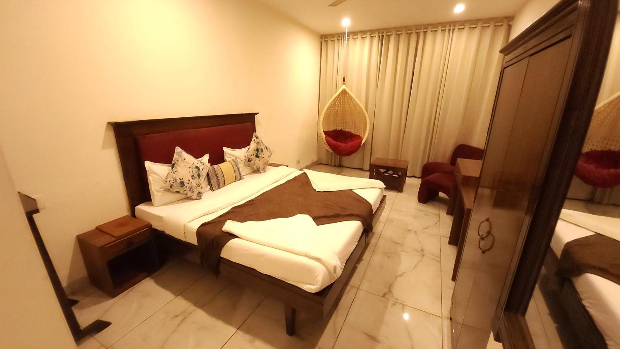 Hotel Vrs Inns Chandīgarh Dış mekan fotoğraf