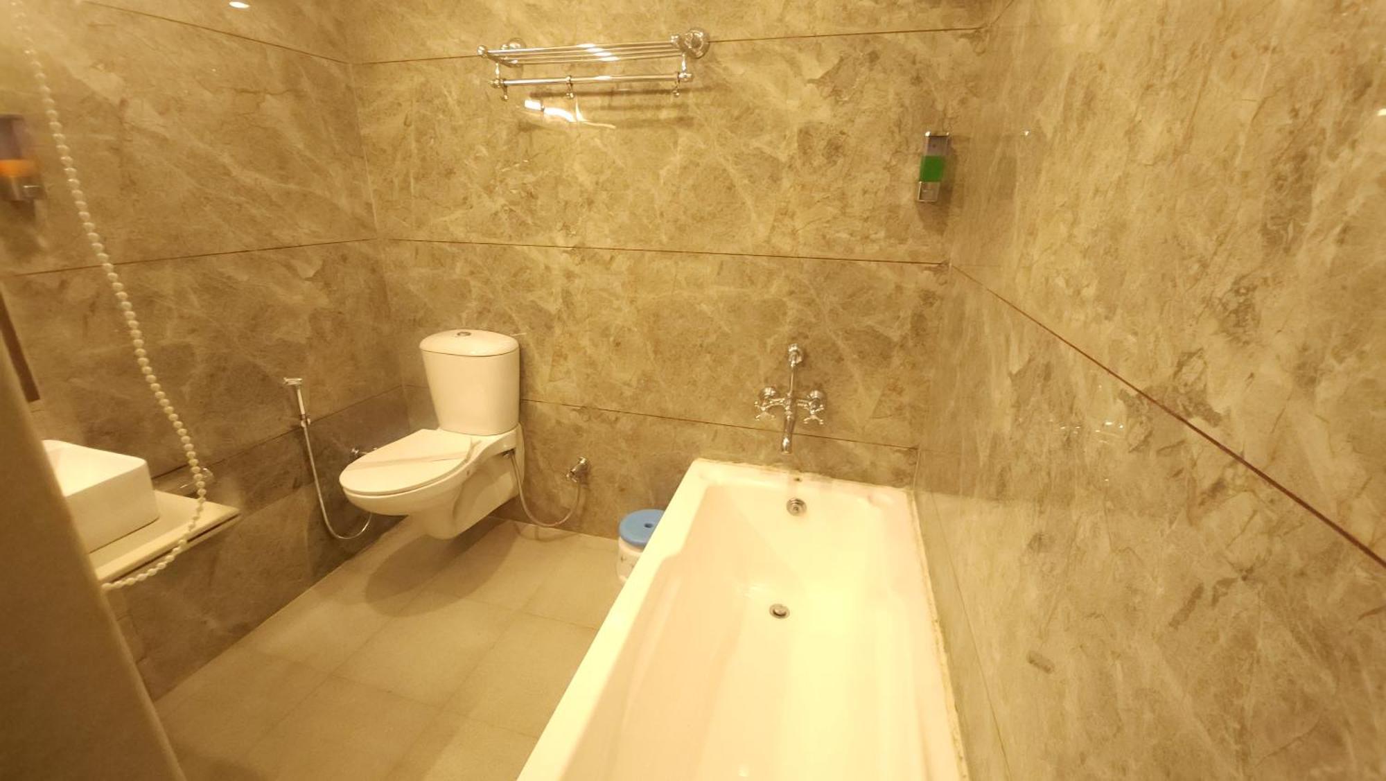Hotel Vrs Inns Chandīgarh Dış mekan fotoğraf